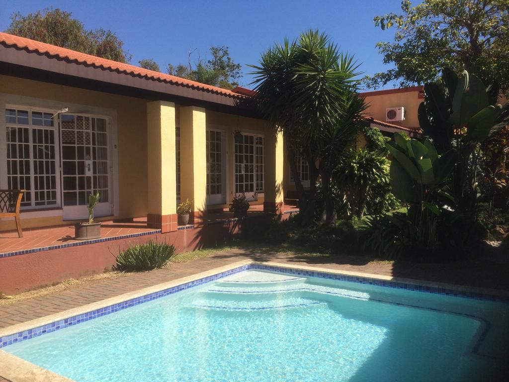 Auberge Guest Lodge Mbombela Екстериор снимка