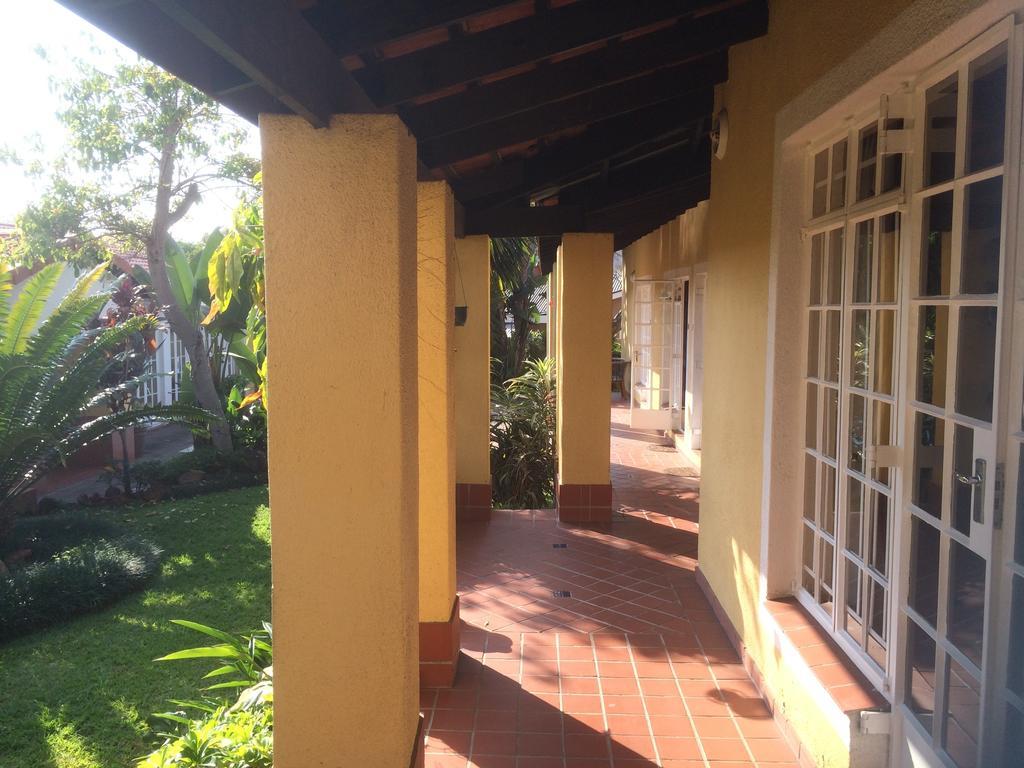 Auberge Guest Lodge Mbombela Стая снимка