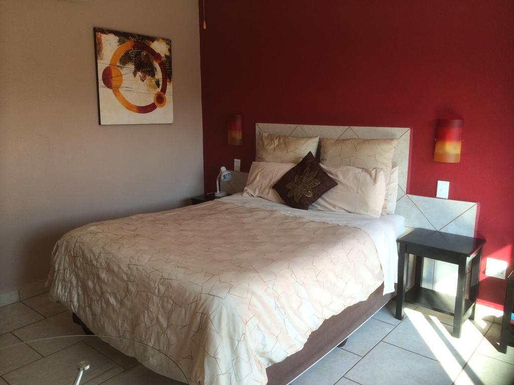 Auberge Guest Lodge Mbombela Стая снимка