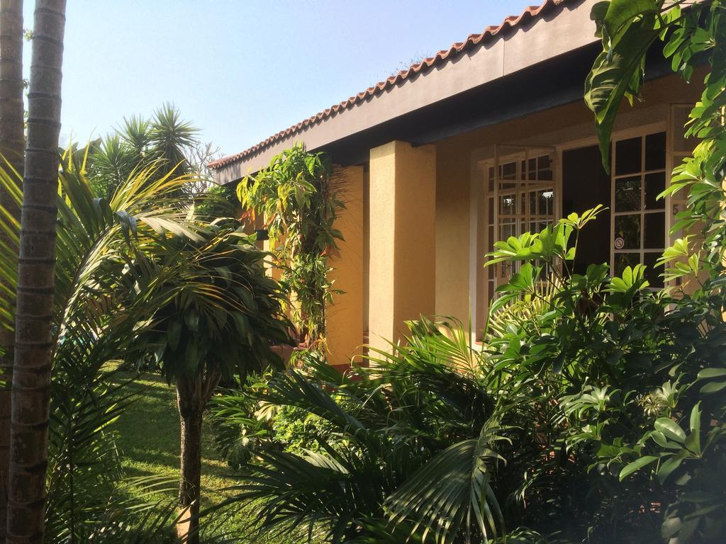 Auberge Guest Lodge Mbombela Стая снимка